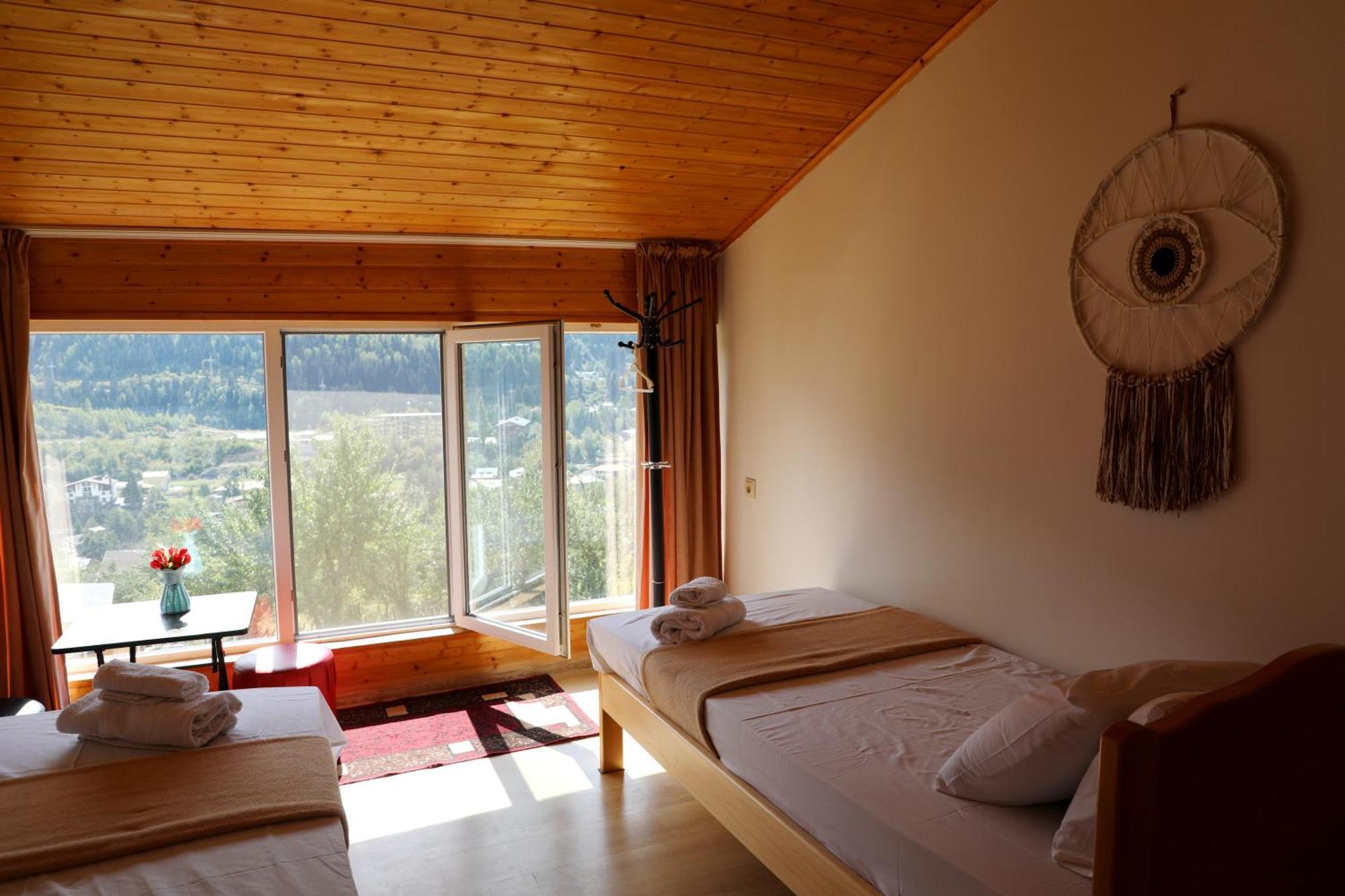 Nadia Guesthouse Местія Екстер'єр фото