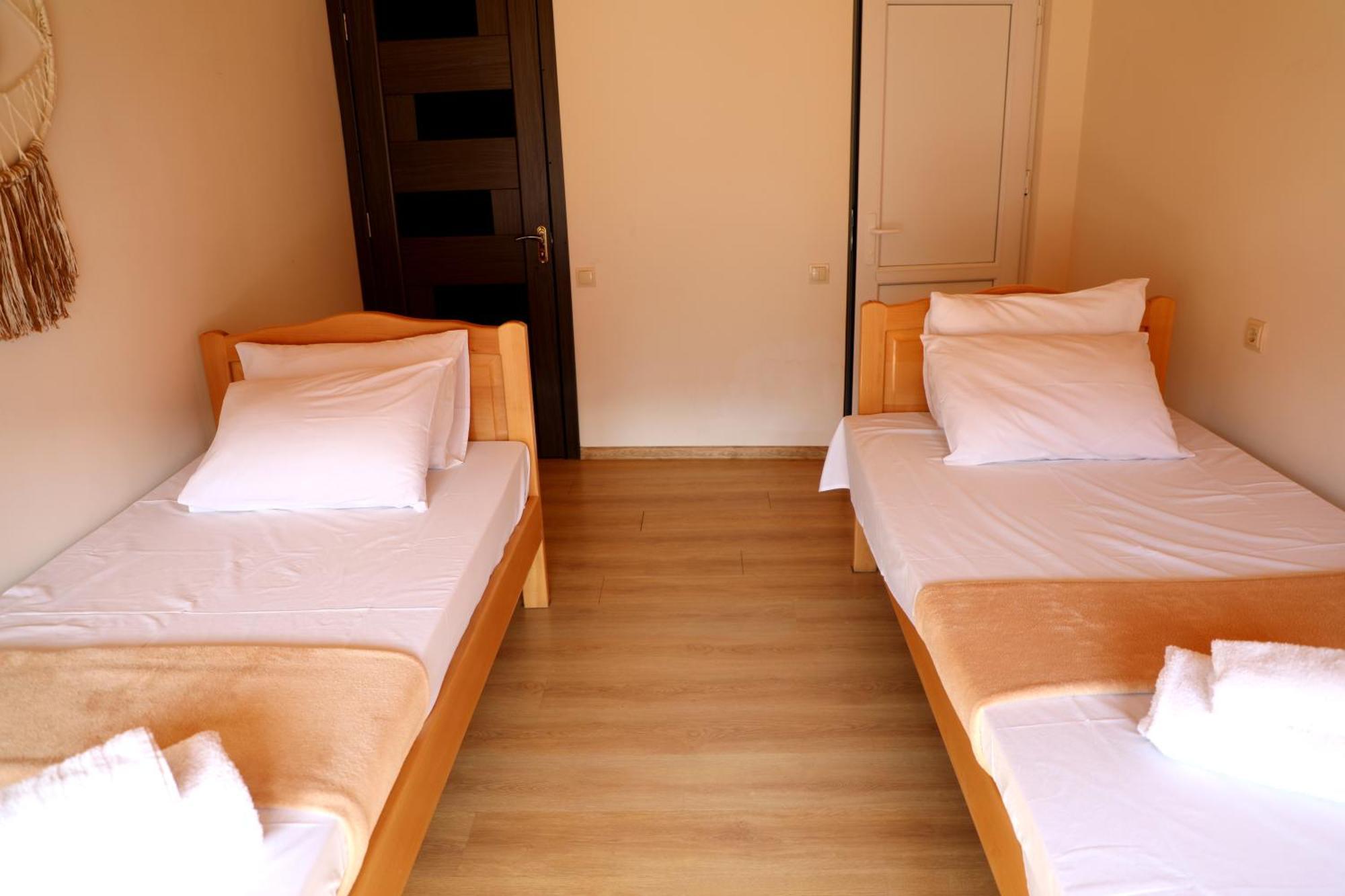 Nadia Guesthouse Местія Екстер'єр фото